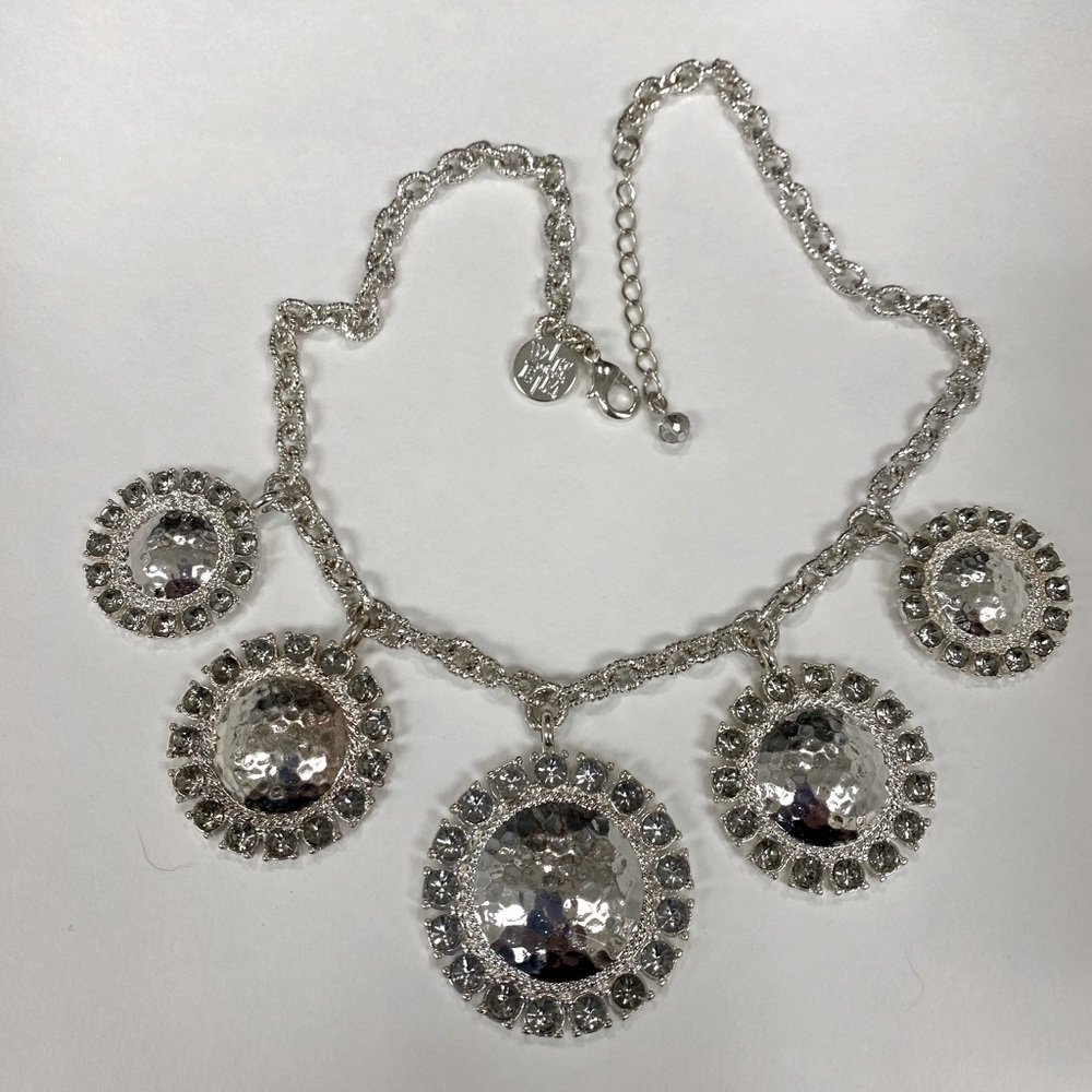 White House Black Market Necklace Silver Tone Like New